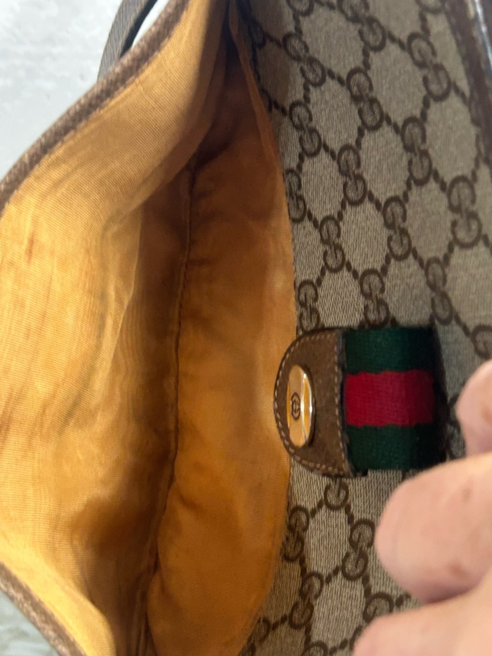 Gucci Brown GG Canvas Crossbody with Signature Green-Red Web. Authentic - Picture 13 of 16